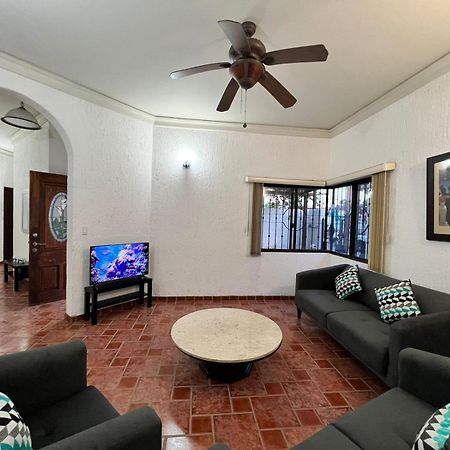 לה פז Casa Sonora Cheerful 3Br Home Close To Dtwn With Small Pool מראה חיצוני תמונה